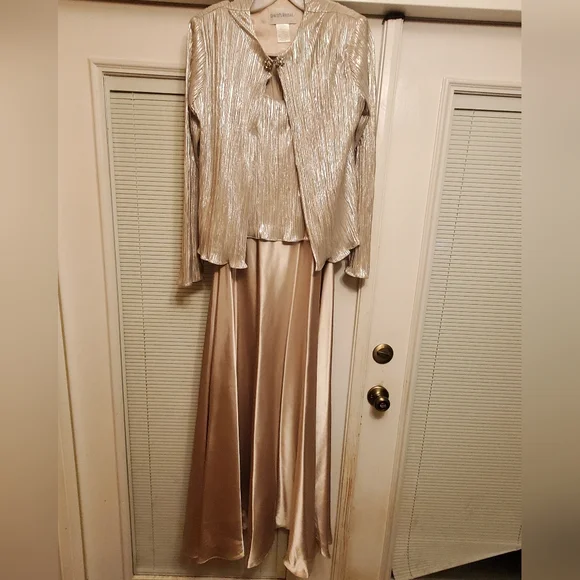 beige color formal dress Blue Tulle Long Sleeves Short Prom Dress, Blue Short Homecoming Dresses